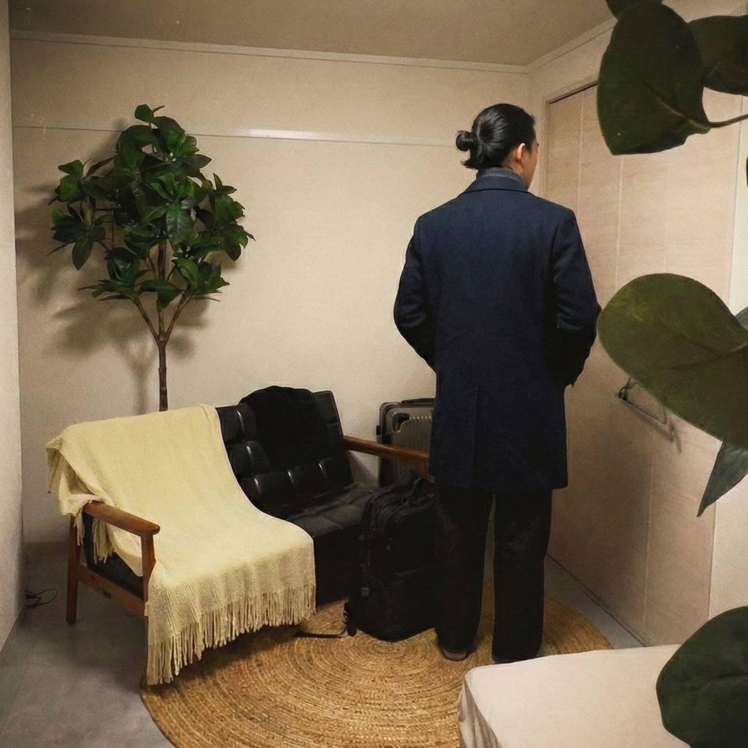 運営者の後ろ姿